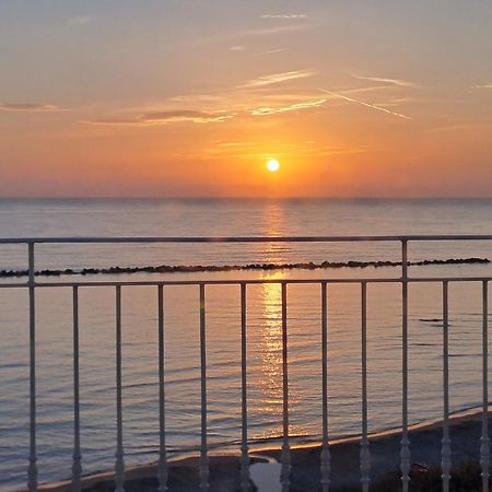Апартаменти Attico Fronte Mare Мартінсікуро Екстер'єр фото