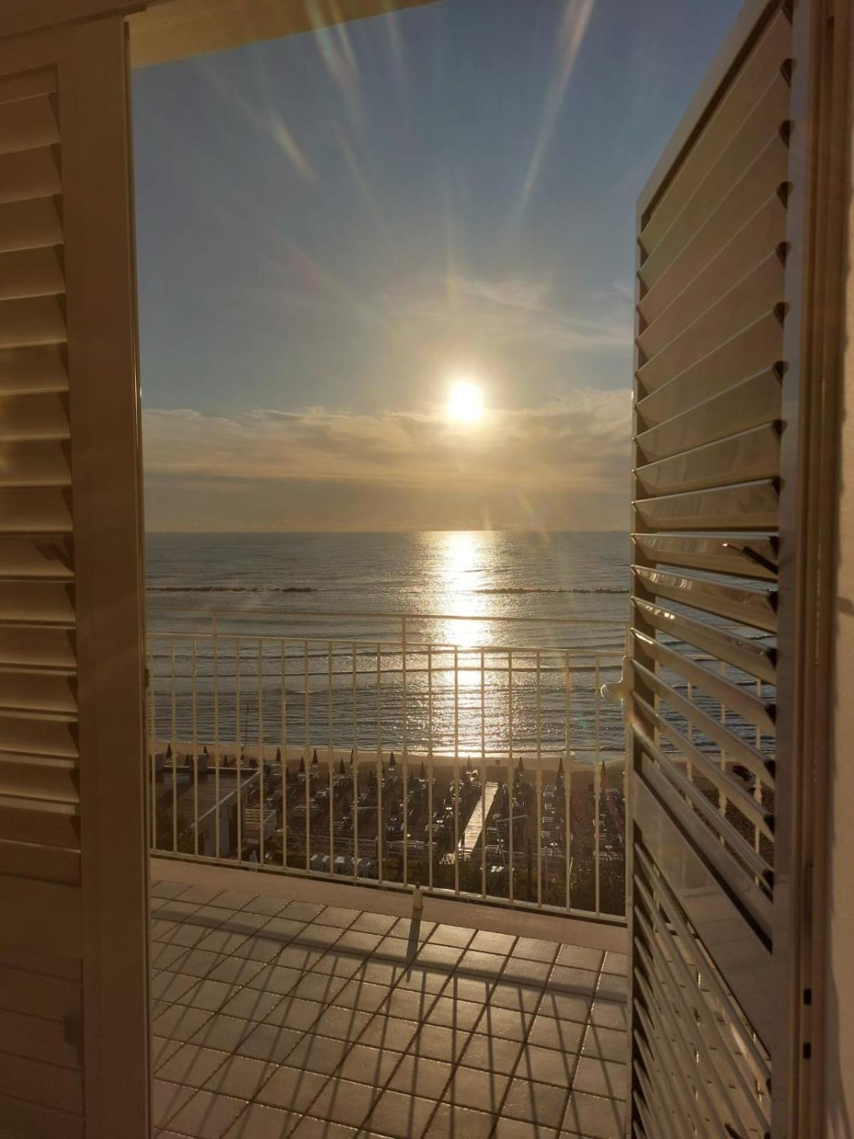 Апартаменти Attico Fronte Mare Мартінсікуро Екстер'єр фото